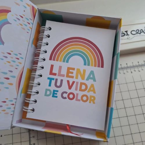 Cuaderno en caja